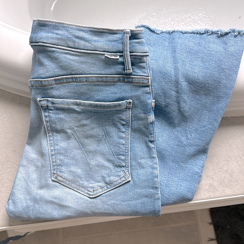 Mother Denim Insider Crop Step Fray